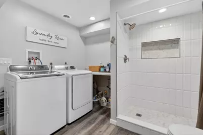 300 Arrowhead Drive, Minooka, IL 60447 - Photo 36