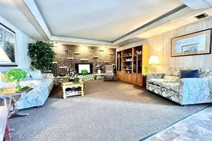 200 Deborah Ln, Wheeling, IL 60090 - Photo 2