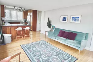 634 E 5th Ave, Naperville, IL 60563 - Photo 4