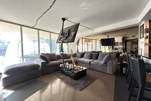 300 N State St, Chicago, IL 60654 - Photo 4