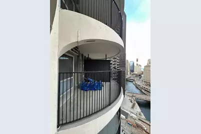 300 N State Street #2910, Chicago, IL 60654 - Photo 18