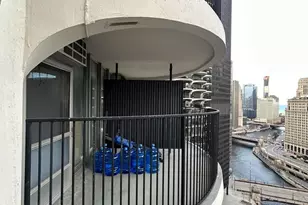 300 N State St, Chicago, IL 60654 - Photo 18