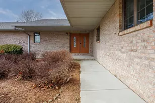 6 Pepper Wood Ct, Towanda, IL 61776 - Photo 2
