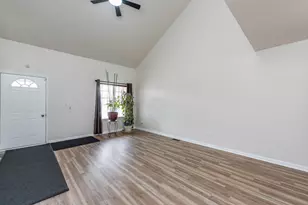 2020 Dawn Ln, Zion, IL 60099 - Photo 4