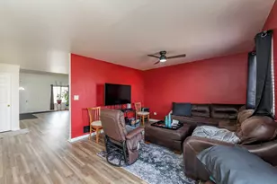 2020 Dawn Ln, Zion, IL 60099 - Photo 12