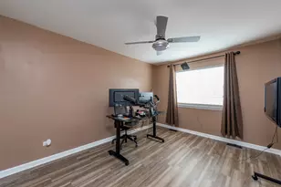 2020 Dawn Ln, Zion, IL 60099 - Photo 20