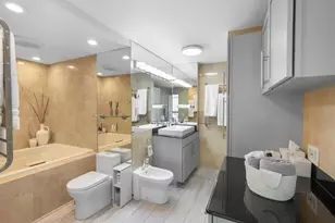 1255 N Sandburg Terrace, Chicago, IL 60610 - Photo 14