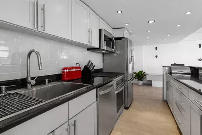 1255 N Sandburg Terrace #2912, Chicago, IL 60610 - Photo 6