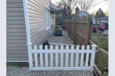 519 N Waukegan Road, Lake Bluff, IL 60044 - Photo 4