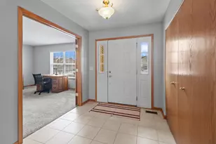 130 Annelise Ln, Volo, IL 60020 - Photo 6