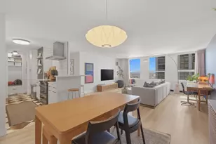 2626 N Lakeview Ave, Chicago, IL 60614 - Photo 2