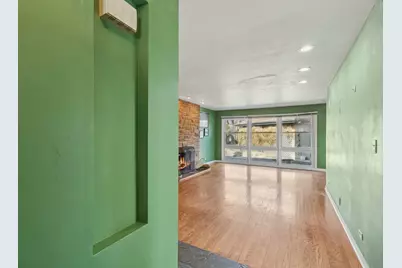 6890 N Loron Avenue, Chicago, IL 60646 - Photo 6