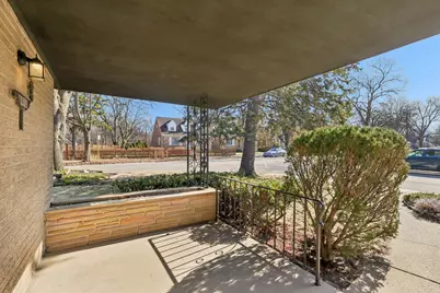 6890 N Loron Avenue, Chicago, IL 60646 - Photo 4