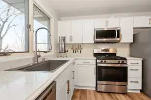 20148 S Greenfield Ln, Frankfort, IL 60423 - Photo 4