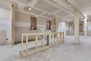 1904 W Berwyn Ave, Chicago, IL 60640 - Photo 8