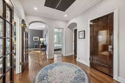 200 S Maple Avenue #12, Oak Park, IL 60302 - Photo 2