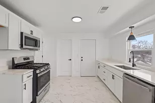 9319 S Merrill Ave, Chicago, IL 60617 - Photo 16