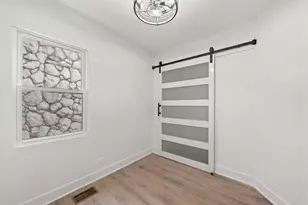 9319 S Merrill Ave, Chicago, IL 60617 - Photo 10