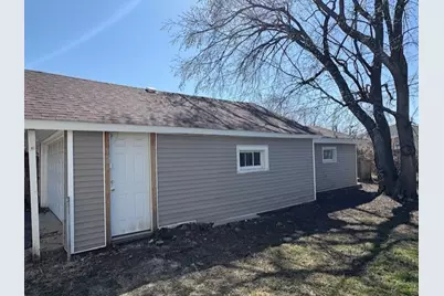 9520 S Sacramento Avenue, Evergreen Park, IL 60805 - Photo 4