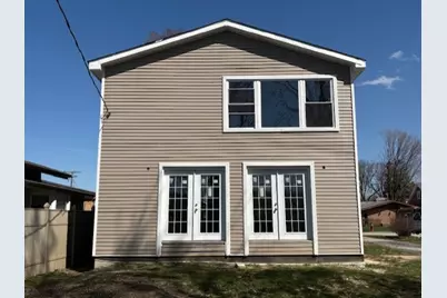 9520 S Sacramento Avenue, Evergreen Park, IL 60805 - Photo 2