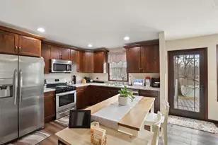 204 S Henry St, Ashkum, IL 60911 - Photo 8