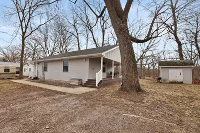 204 S Henry Street, Ashkum, IL 60911 - Photo 2