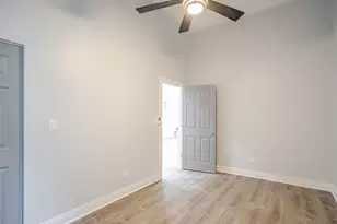 1013 W 18th Pl, Chicago, IL 60608 - Photo 34