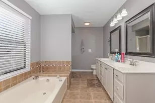 3304 Barrington Rd, Bloomington, IL 61704 - Photo 32