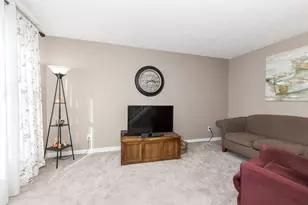 3304 Barrington Rd, Bloomington, IL 61704 - Photo 10