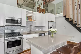 758 N Larrabee St, Chicago, IL 60654 - Photo 6