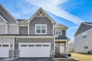 327 Lasalle Ln, Buffalo Grove, IL 60089 - Photo 2