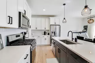 327 Lasalle Ln, Buffalo Grove, IL 60089 - Photo 10