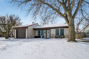 20618 S Driftwood Dr, Frankfort, IL 60423 - Photo 1