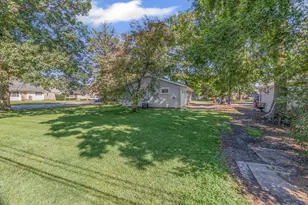 2308 Madonna Ave, Joliet, IL 60436 - Photo 12