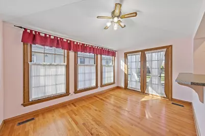 936 S Stone Avenue, La Grange, IL 60525 - Photo 4