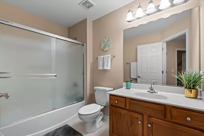 810 Oak Hollow Road, Crystal Lake, IL 60014 - Photo 18