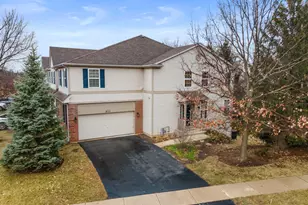 810 Oak Hollow Rd, Crystal Lake, IL 60014 - Photo 1