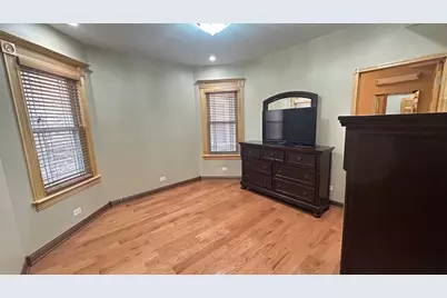 5716 N Campbell Avenue #2, Chicago, IL 60659 - Photo 4