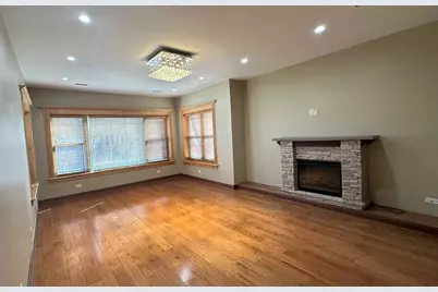 5716 N Campbell Avenue #2, Chicago, IL 60659 - Photo 2