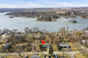 4717 Winnebago Dr, Wonder Lake, IL 60097 - Photo 2