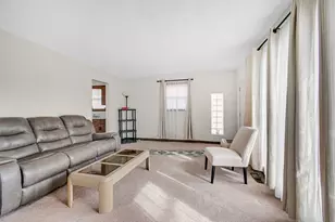 686 E 155th St, South Holland, IL 60473 - Photo 8