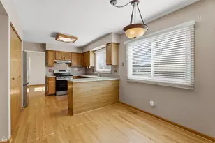 1418 Parkridge Dr, Crystal Lake, IL 60014 - Photo 6