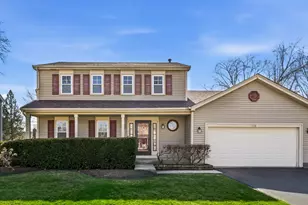 1418 Parkridge Dr, Crystal Lake, IL 60014 - Photo 2