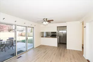 760 Longford Dr, Roselle, IL 60172 - Photo 6