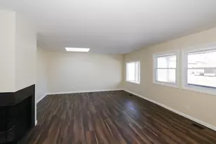 755 Cambridge Ln, Hoffman Estates, IL 60169 - Photo 6