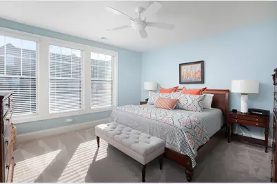 932 E Chicago Avenue, Naperville, IL 60540 - Photo 26