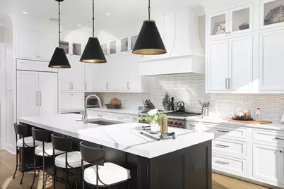 932 E Chicago Avenue, Naperville, IL 60540 - Photo 6