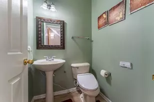 6085 Irene Dr, Hoffman Estates, IL 60192 - Photo 14