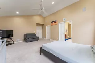 6085 Irene Dr, Hoffman Estates, IL 60192 - Photo 22