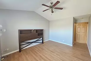 852 Woodewind Dr, Naperville, IL 60563 - Photo 10